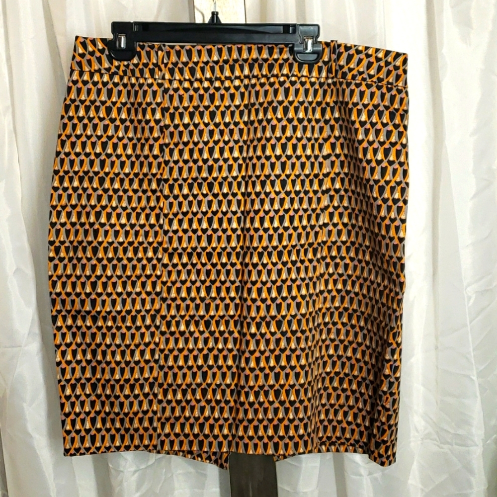 Mossimo geo print fitted skirt.  SZ 16
